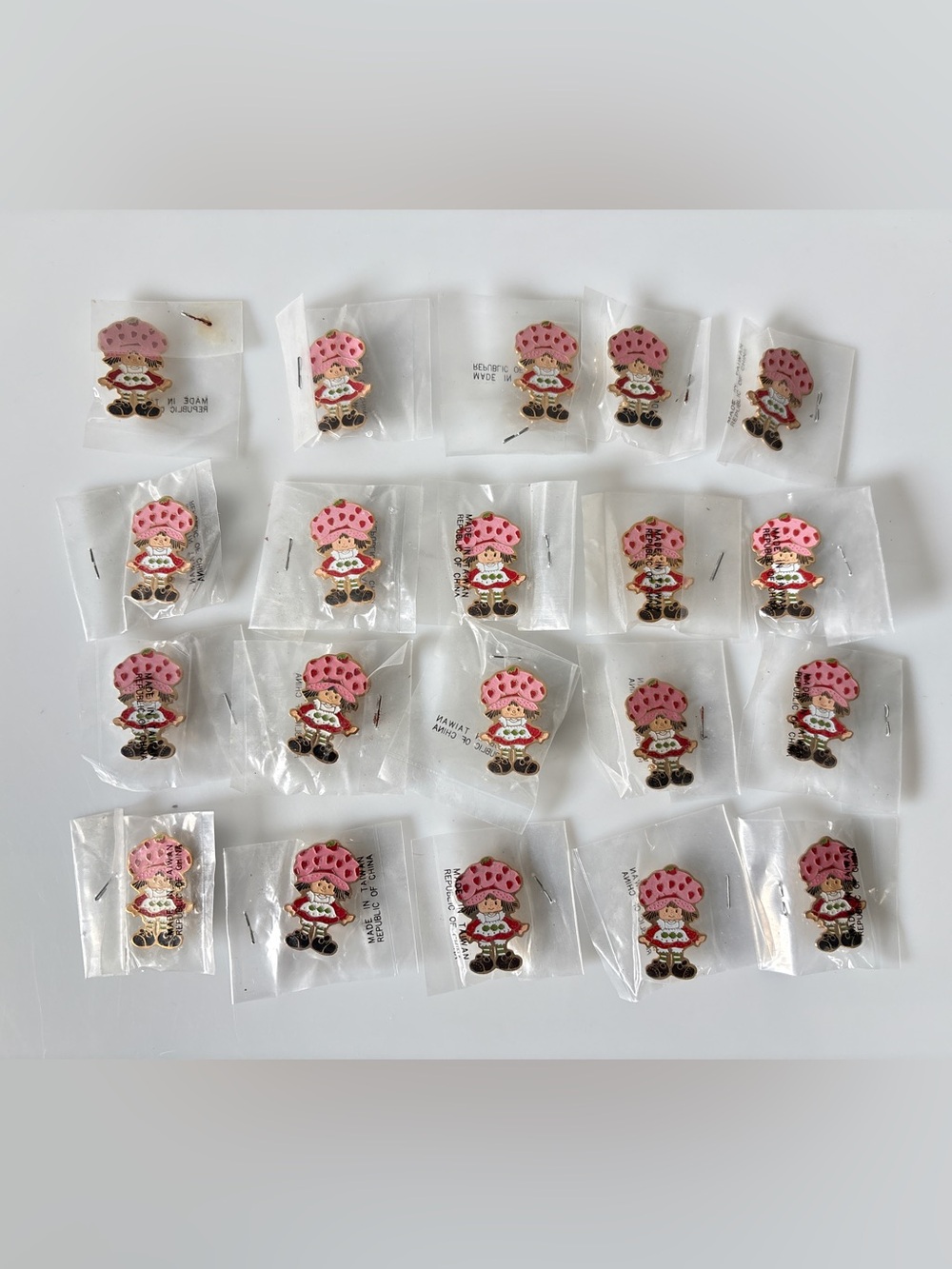 Vintage Strawberry Shortcake Enamel Lapel Pins Lot of 20 NOS 1980 AGC Taiwan